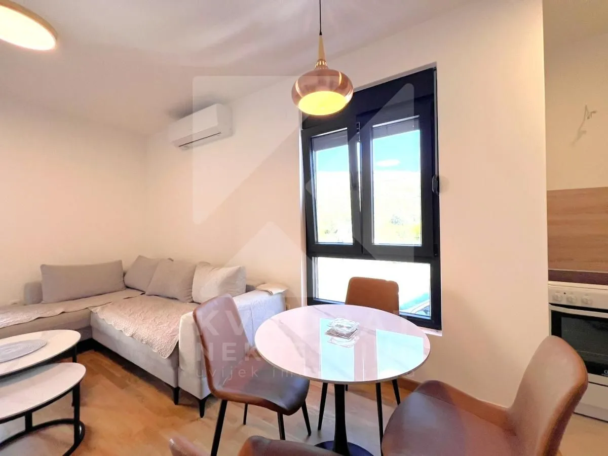 Izdavanje, dvosoban stan, 61m², Tološi, Podgorica