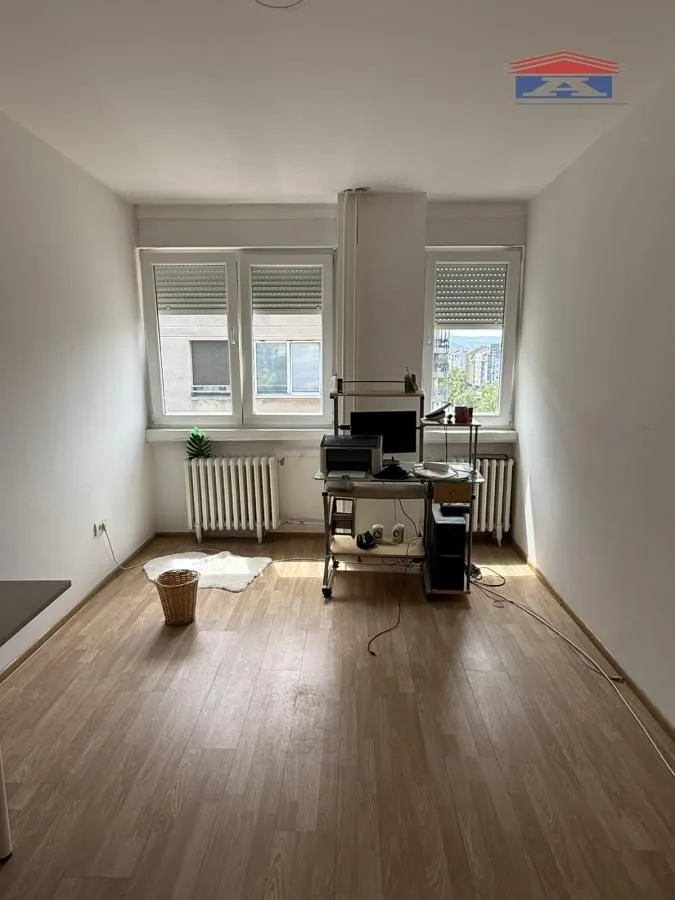 Rent, three bedroom apartment, 85m², Bulevar Oslobodjenja, Novi Sad Sve Podlokacije