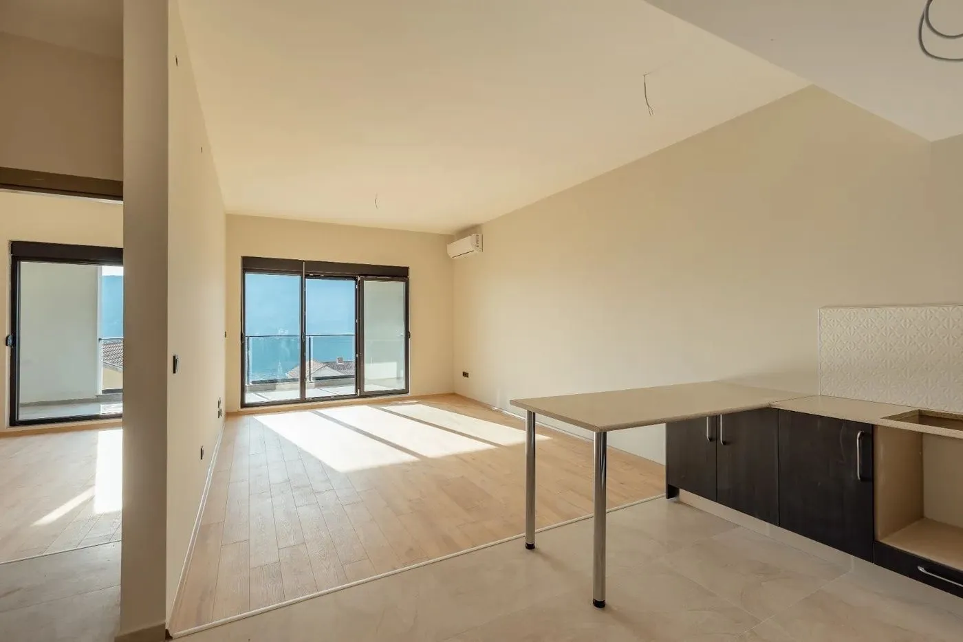 Prodaja, jednosoban stan, 70m², Topla, Herceg Novi