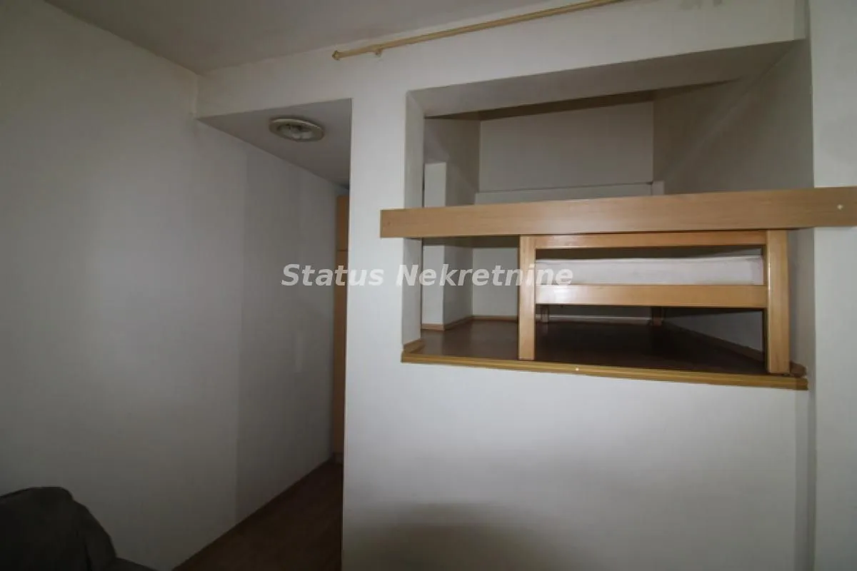Rent, studio apartment, 27m², Bulevar Oslobodjenja, Novi Sad Sve Podlokacije