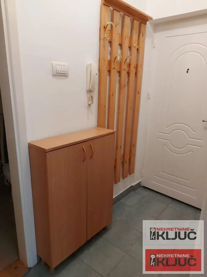 Izdavanje, jednosoban stan, 32m², Centar, Novi Sad
