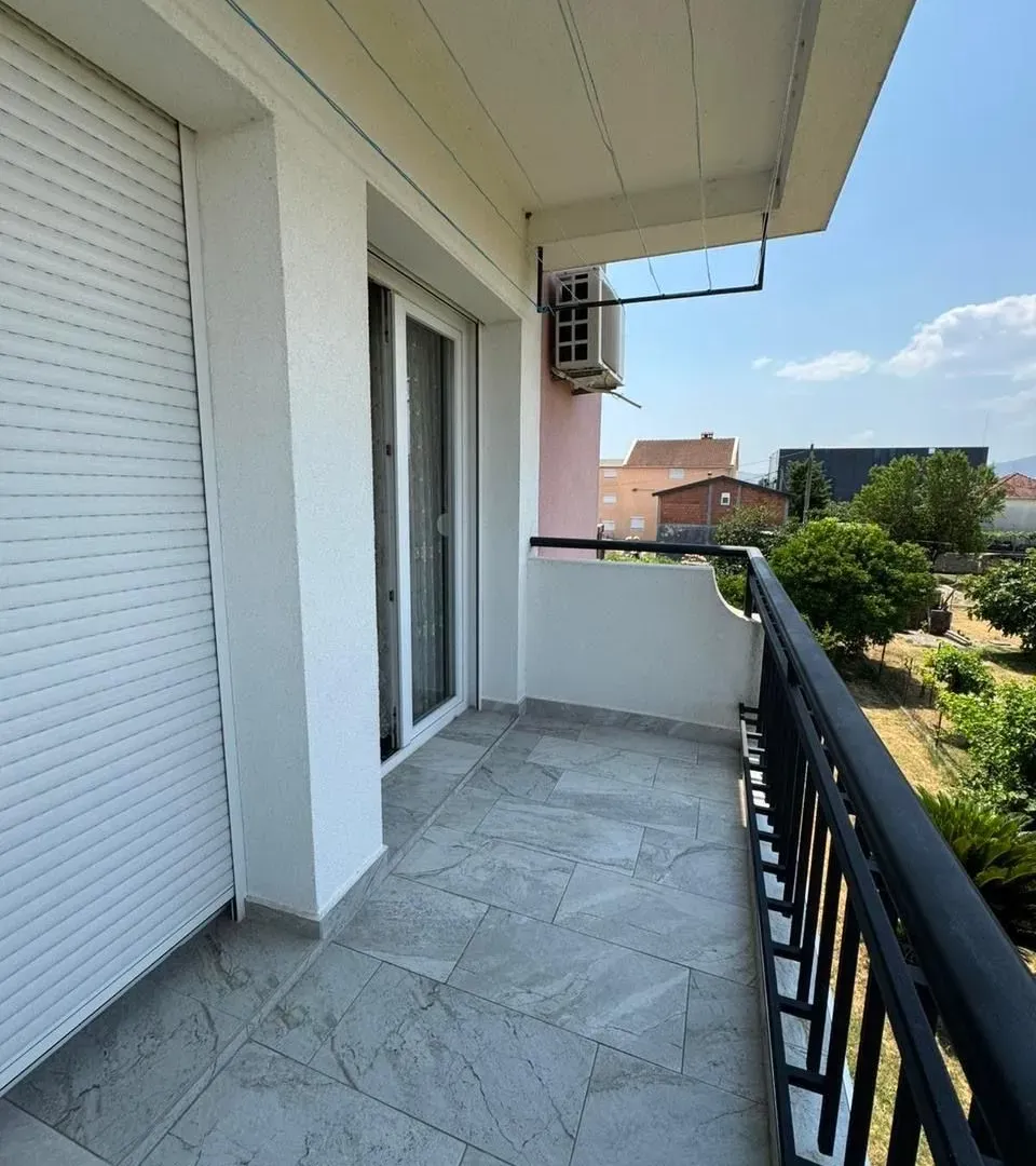 Izdavanje, dvosoban stan, 75m², Gornja Gorica, Podgorica