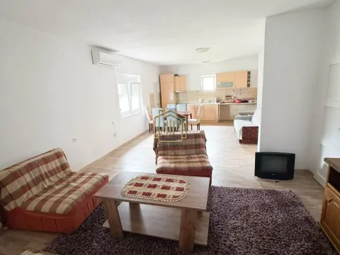 Rent, house, 145m², Tomba, Bar - image 4