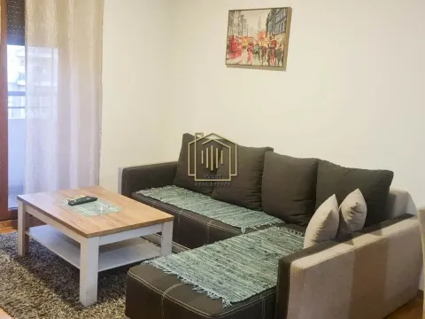 Prodaja, jednosoban stan, 41m², Stari Aerodrom, Podgorica - image 1