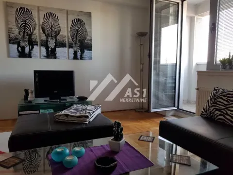 Izdavanje, dvosoban stan, 52m², Centar, Novi Sad - image 4