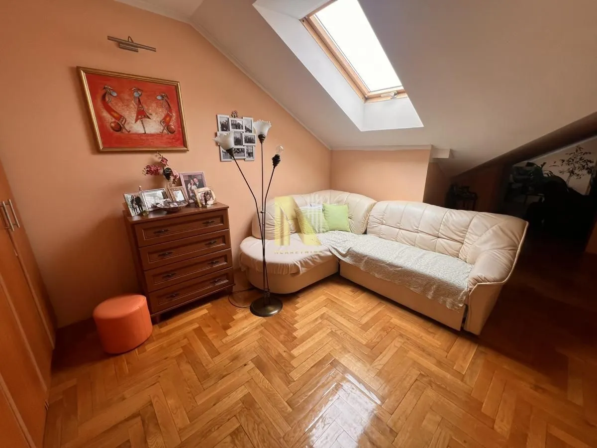 Prodaja, četvorosoban stan, 121m², Sajmište, Novi Sad