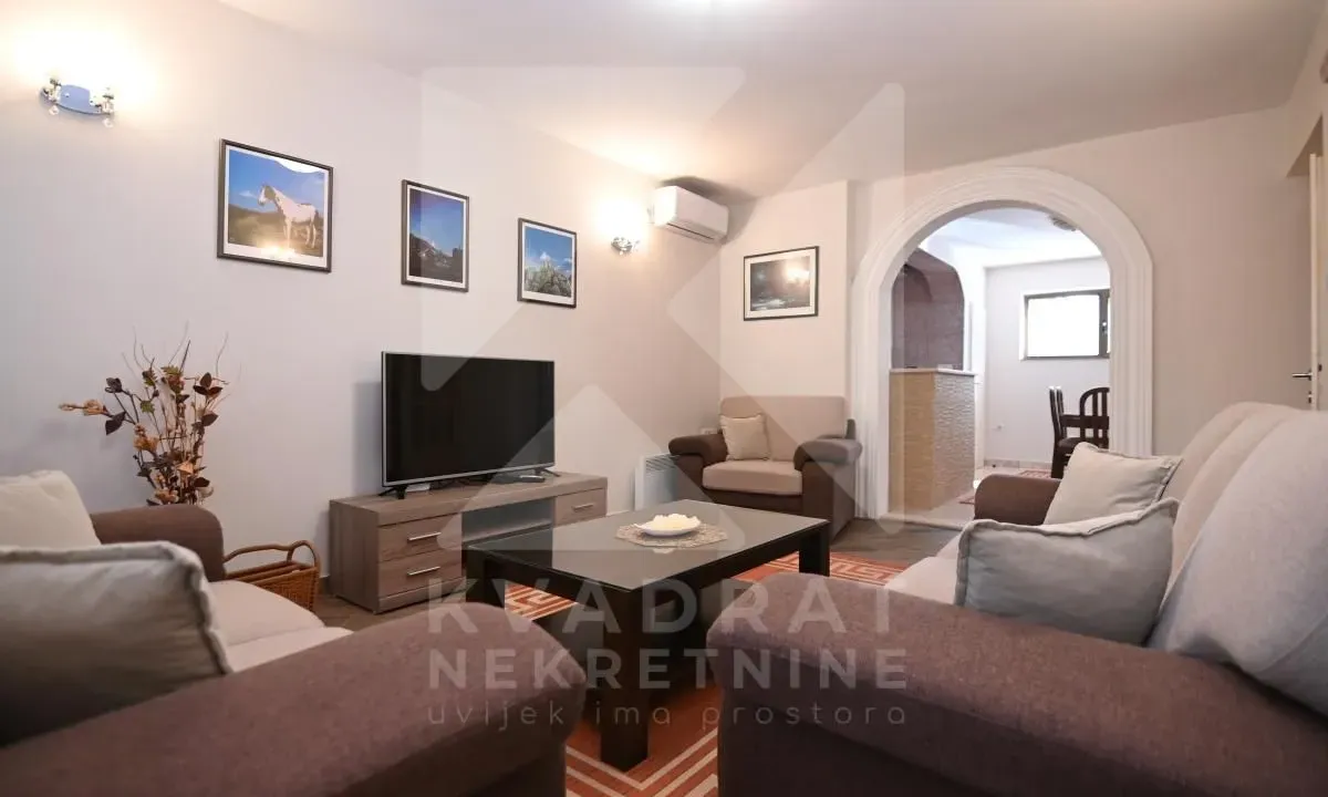 Izdavanje, jednosoban stan, 60m², Gorica C, Podgorica