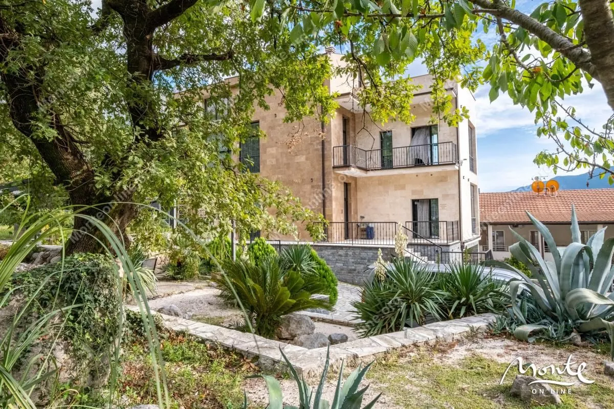 Prodaja, kuća, 428m², Orahovac, Kotor