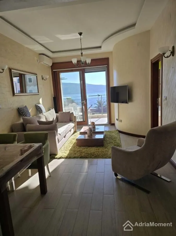 Prodaja, jednosoban stan, 53m², Herceg Novi, Crna Gora