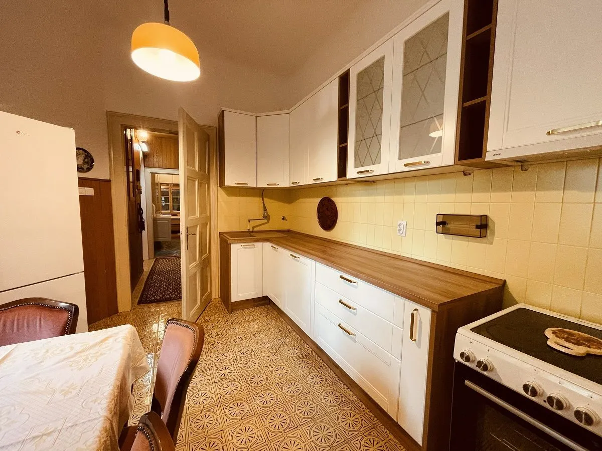 Rent, four bedroom apartment, 139m², Stari Grad, Beograd