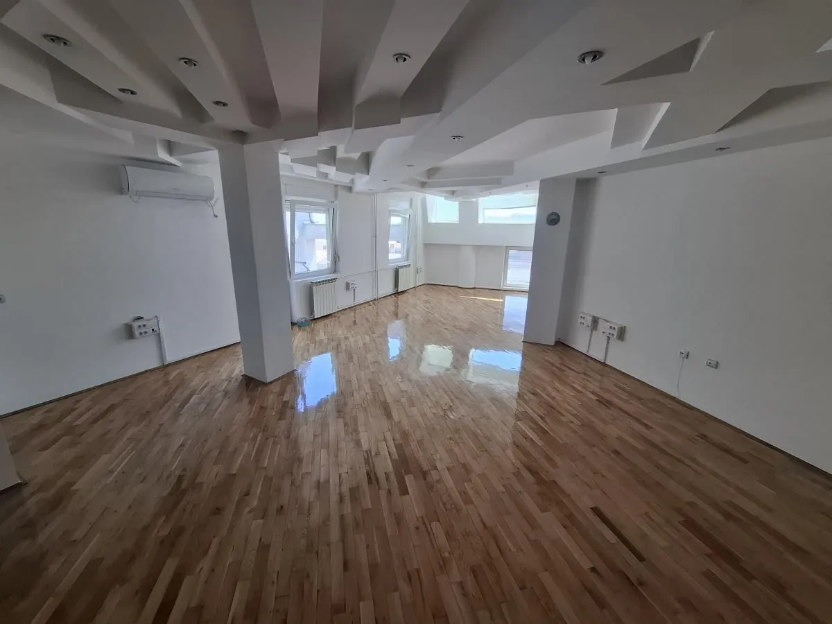 Prodaja, stan, 220m², Centar, Novi Sad