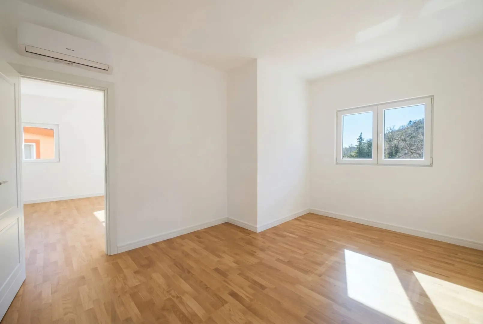 Prodaja, trosoban stan, 61m², Sutomore, Bar