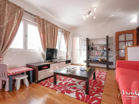 Prodaja, jednosoban stan, 64m², Budva, Crna Gora