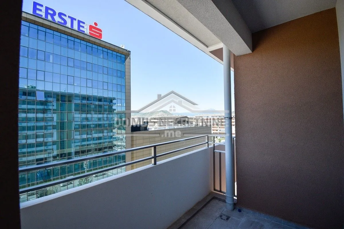 Izdavanje, jednosoban stan, 49m², Central Point, Podgorica