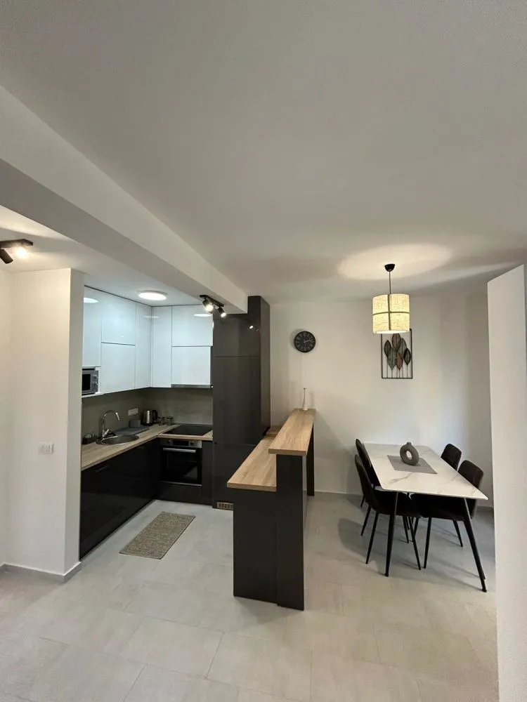 Izdavanje, jednosoban stan, 50m², Bonići, Tivat