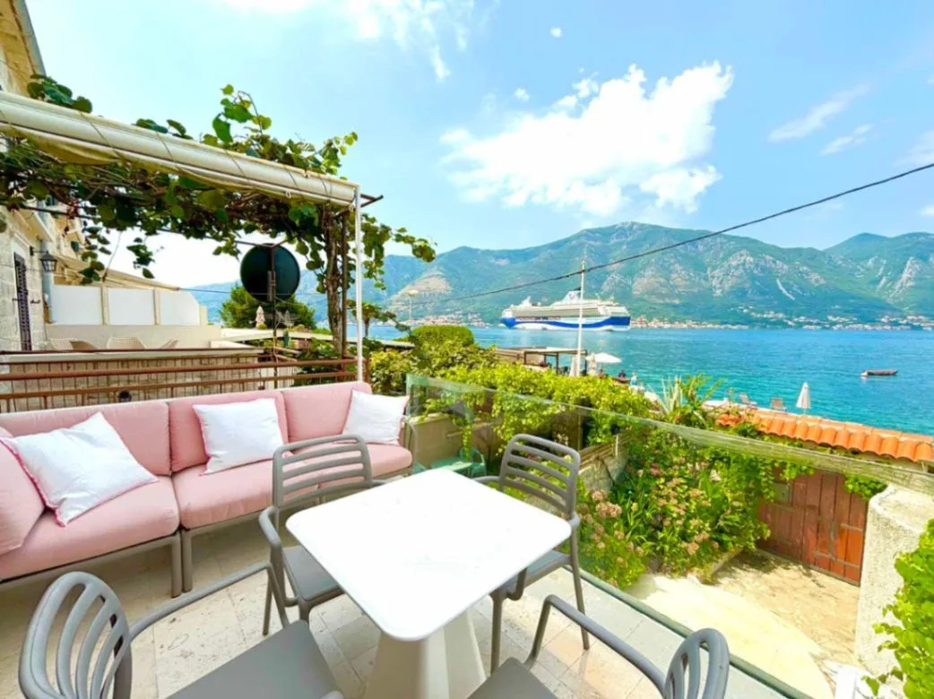 Prodaja, kuća, 232m², Dobrota, Kotor