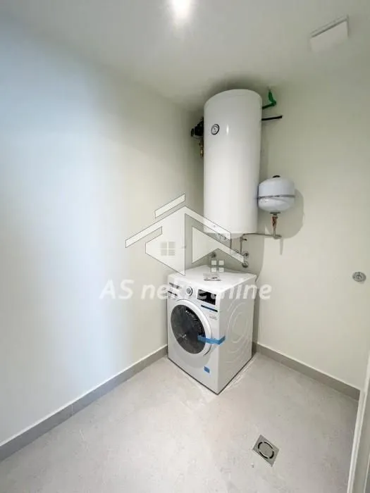 Izdavanje, četvorosoban stan, 152m², Savski Venac, Beograd
