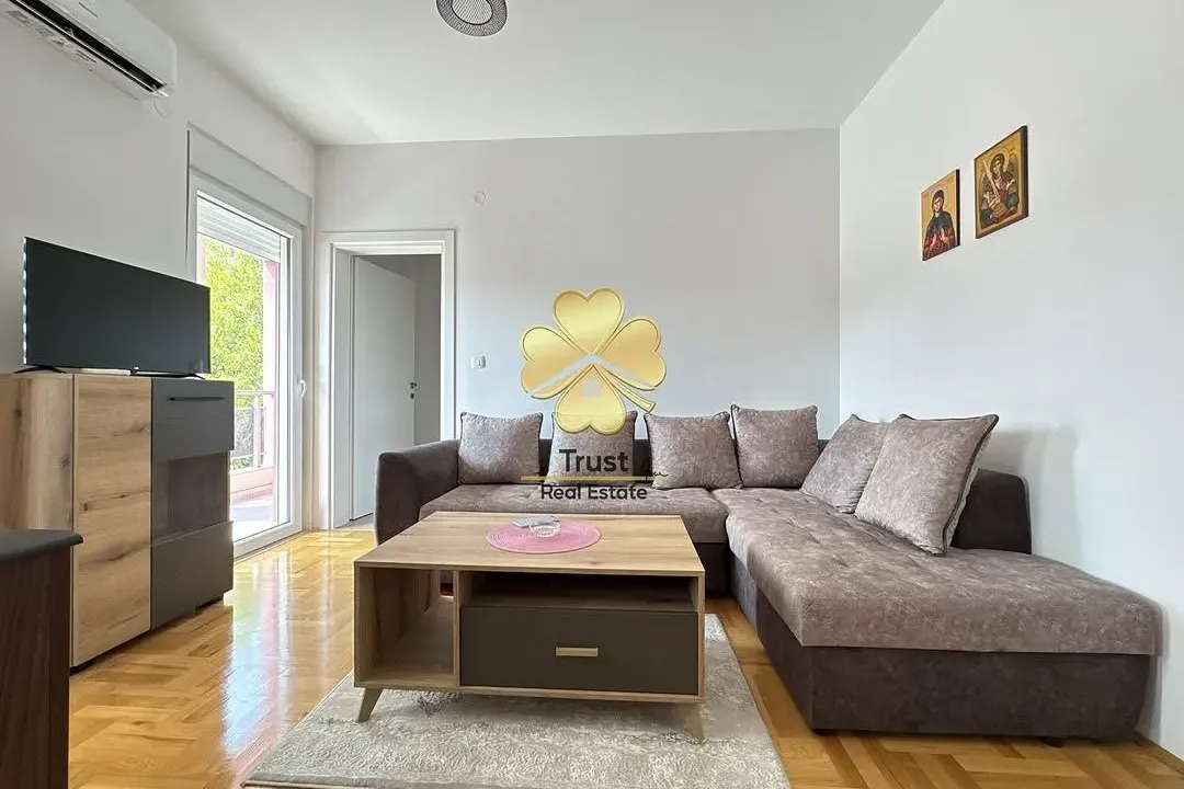 Izdavanje, dvosoban stan, 60m², Konik, Podgorica