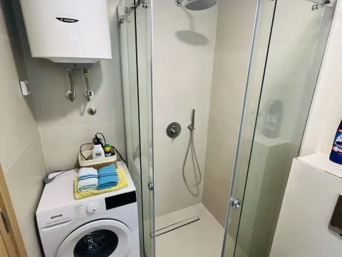 Izdavanje, jednosoban stan, 45m², City Kvart, Podgorica - image 9