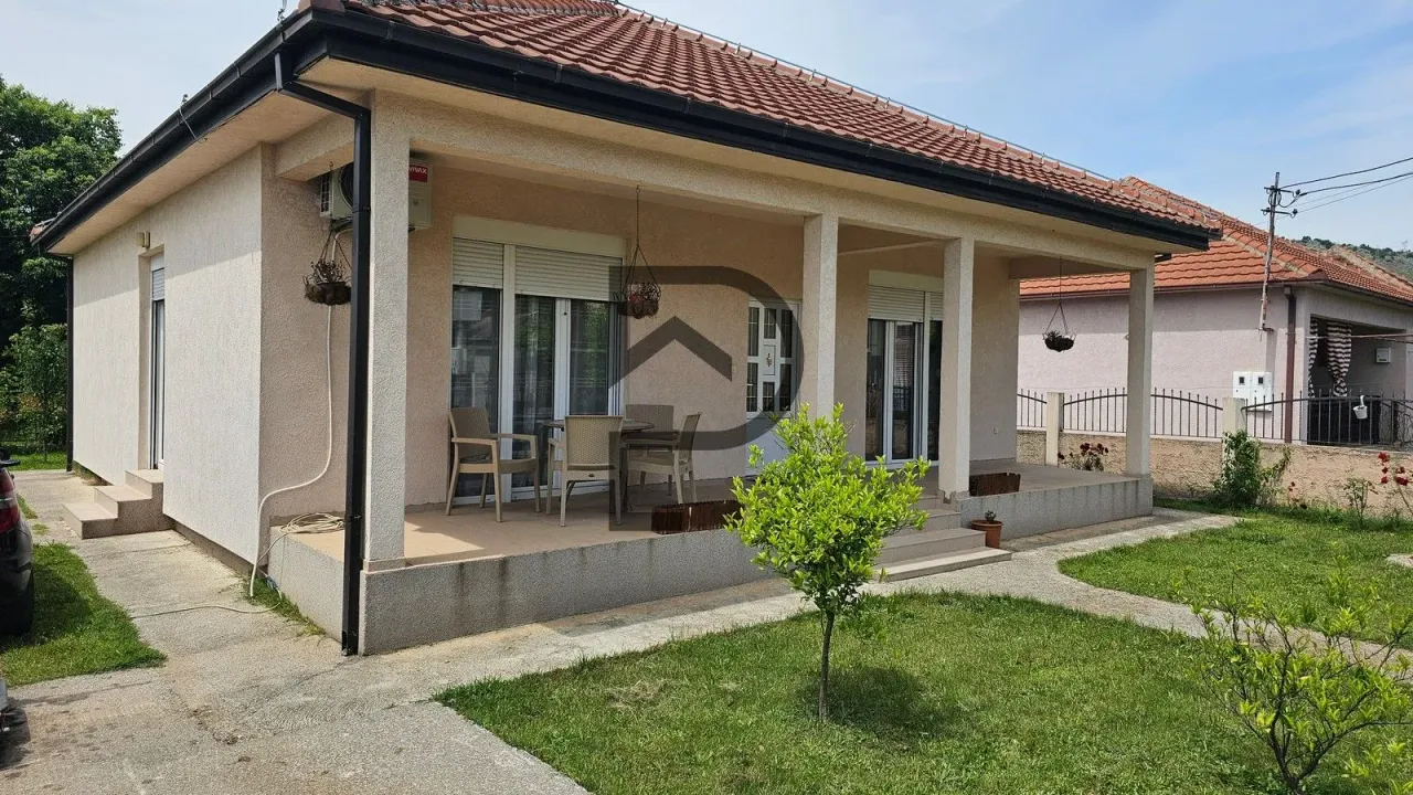 Izdavanje, kuća, 120m², Tološi, Podgorica