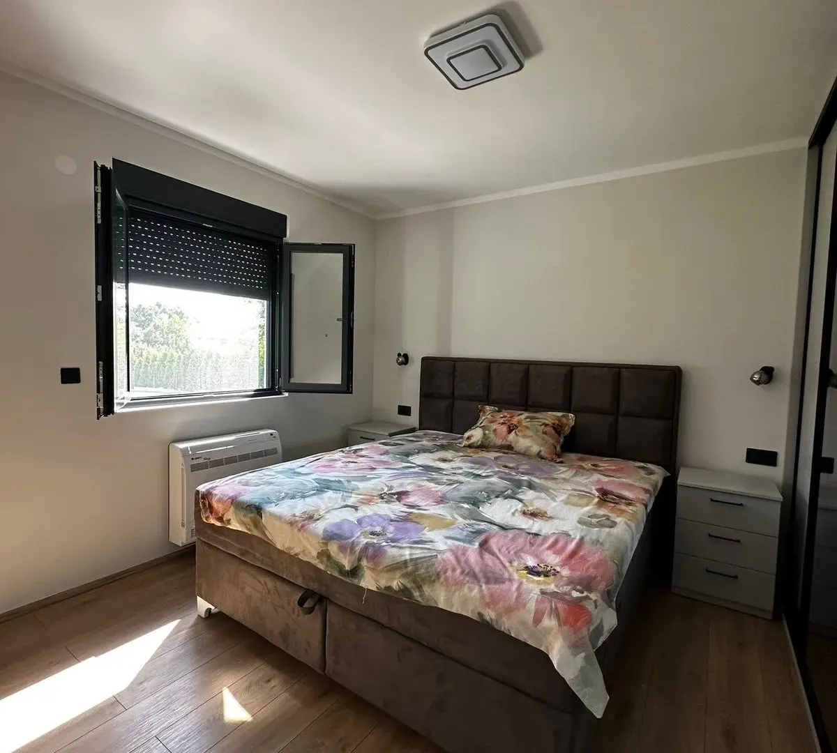 Izdavanje, kuća, 155m², Pričelje, Podgorica
