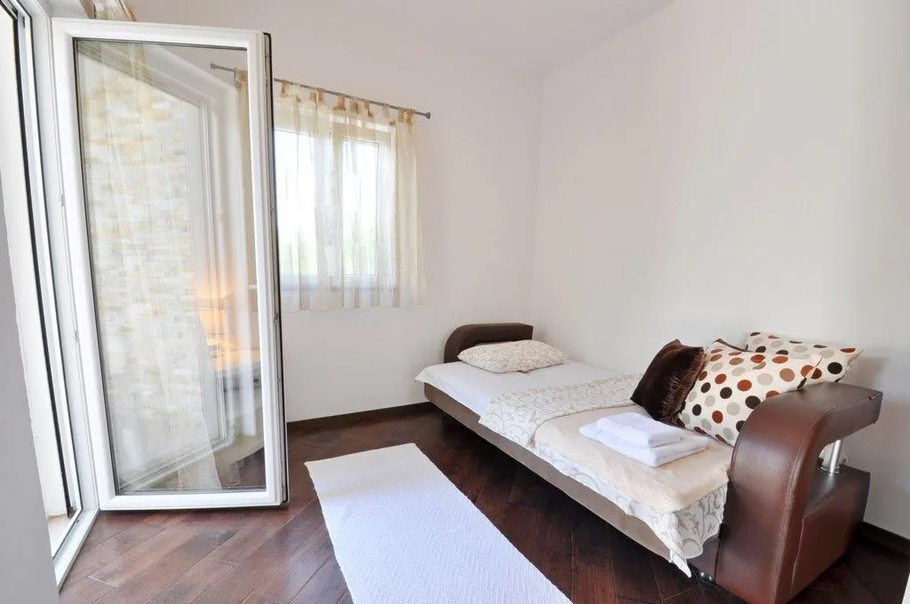Sale, house, 131m², Lipci, Kotor