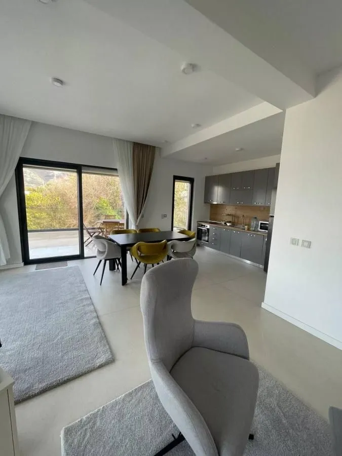Rent, two bedroom apartment, 159m², Tivat, Crna Gora