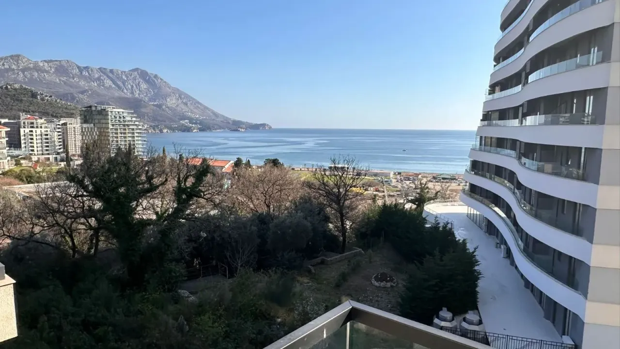 Sale, studio apartment, 32m², Bečići, Budva