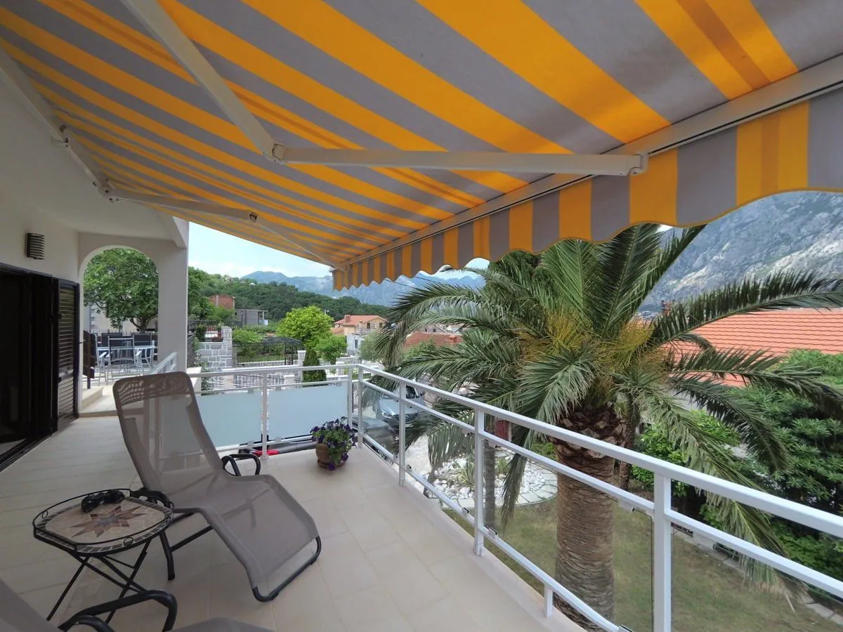 Sale, house, 230m², Prčanj, Kotor