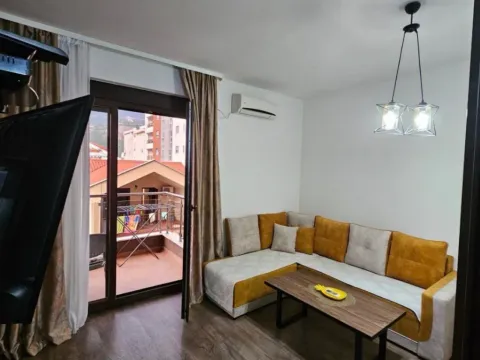 Prodaja, garsonjera, 27m², Centar, Budva - image 1