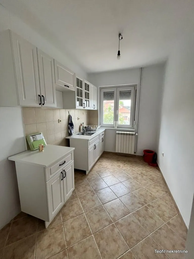 Izdavanje, kuća, 80m², Miljakovac, Rakovica