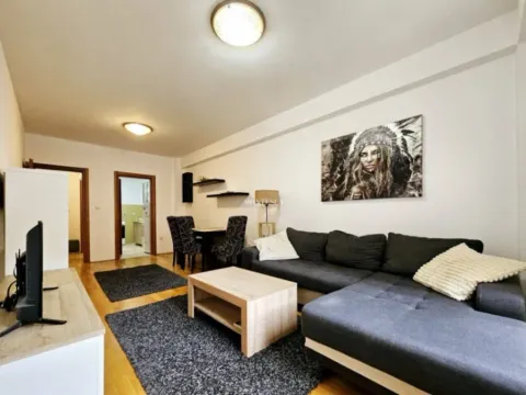 Izdavanje, jednosoban stan, 52m², Budva, Crna Gora