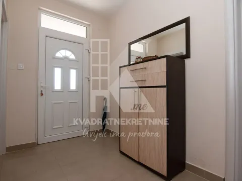 Prodaja, kuća, 130m², Malo Brdo, Podgorica - image 11