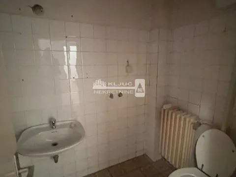 Prodaja, trosoban stan, 77m², Kalenić Pijaca, Vračar Sve Podlokacije - image 10