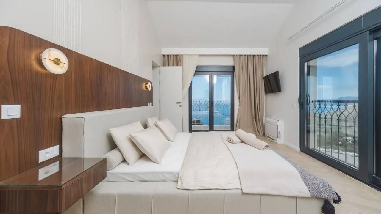 Rent, house, 180m², Blizikuće, Budva