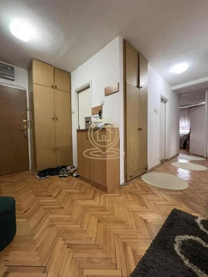 Prodaja, trosoban stan, 81m², Trošarina, Niš