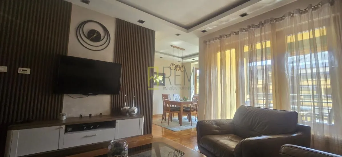 Prodaja, trosoban stan, 109m², Preko Morače, Podgorica
