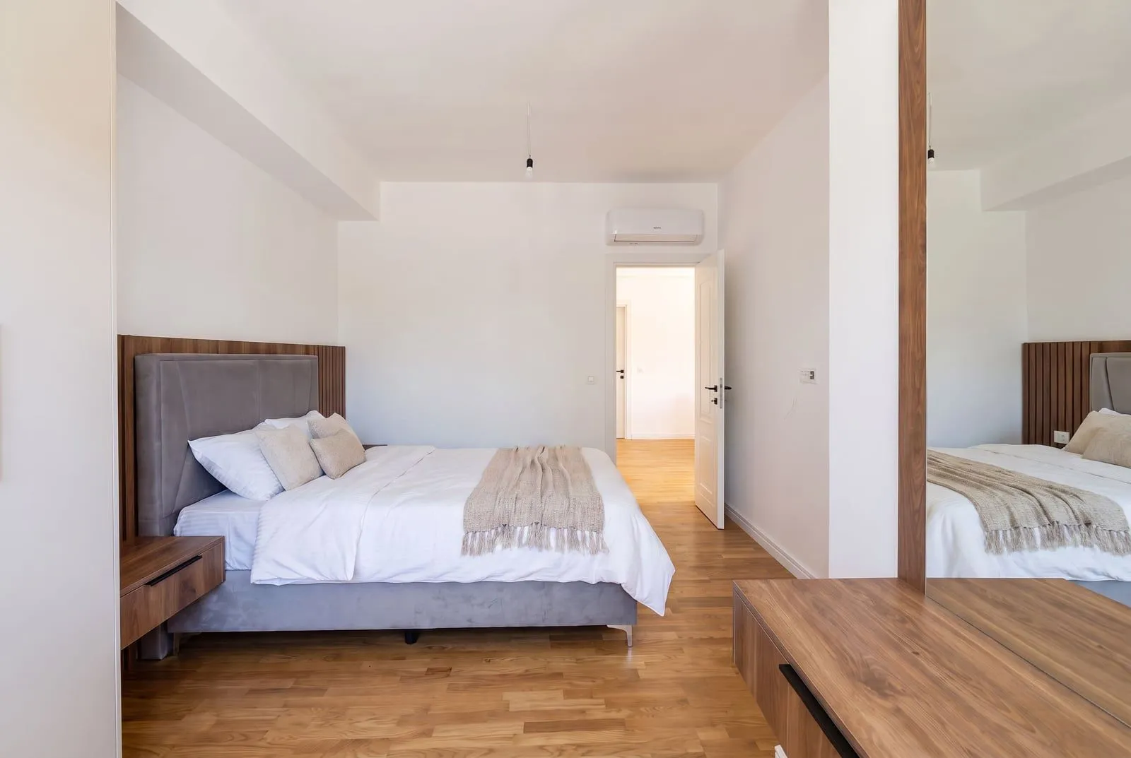 Prodaja, dvosoban stan, 63m², Sutomore, Bar