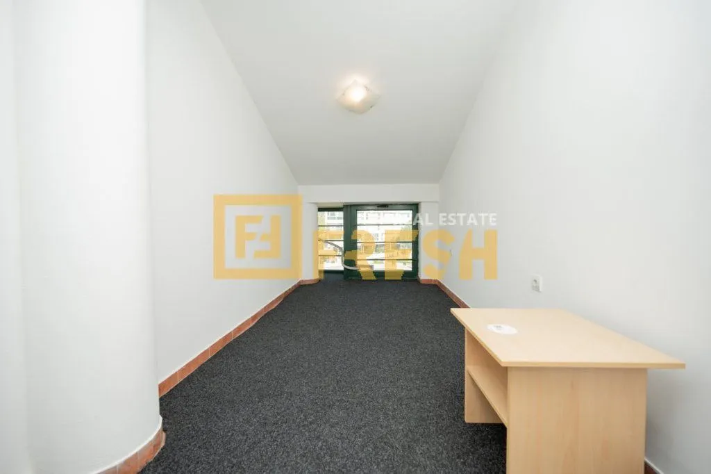 Rent, office space, 1000m², Centar, Podgorica