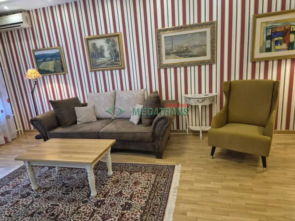 Izdavanje, trosoban stan, 102m², Belvil, Beograd