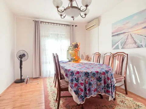 Prodaja, kuća, 350m², Zlatica, Podgorica - image 10