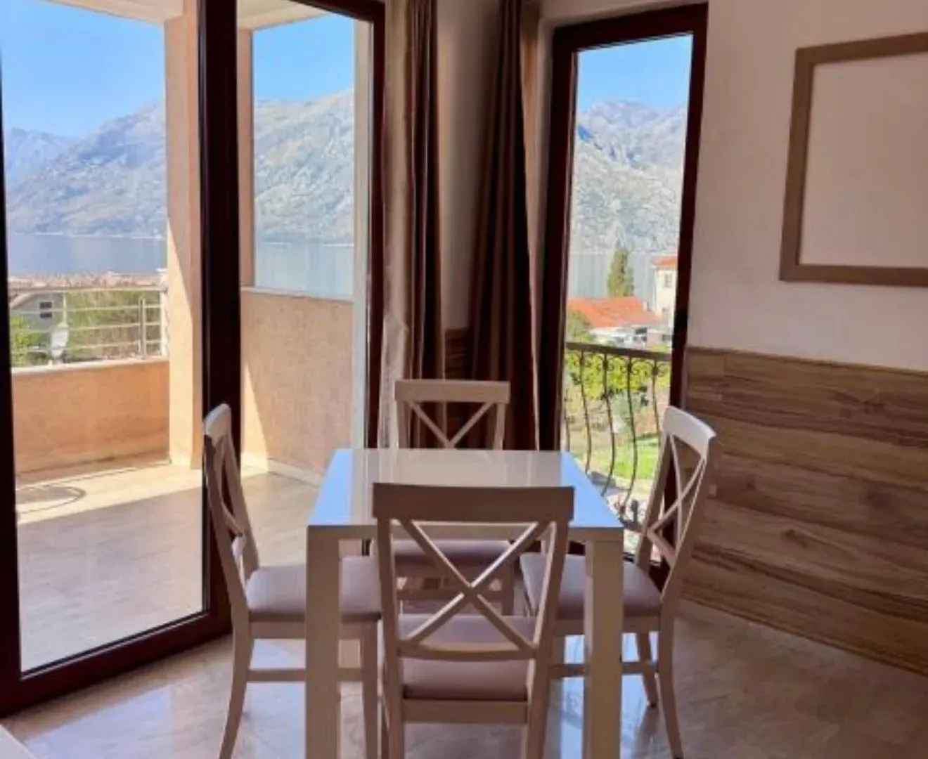 Rent, office space, 500m², Dobrota, Kotor