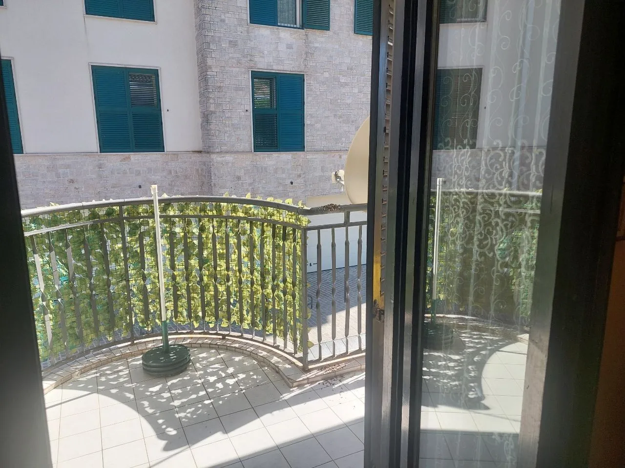Izdavanje, dvosoban stan, 139m², Baošići, Herceg Novi