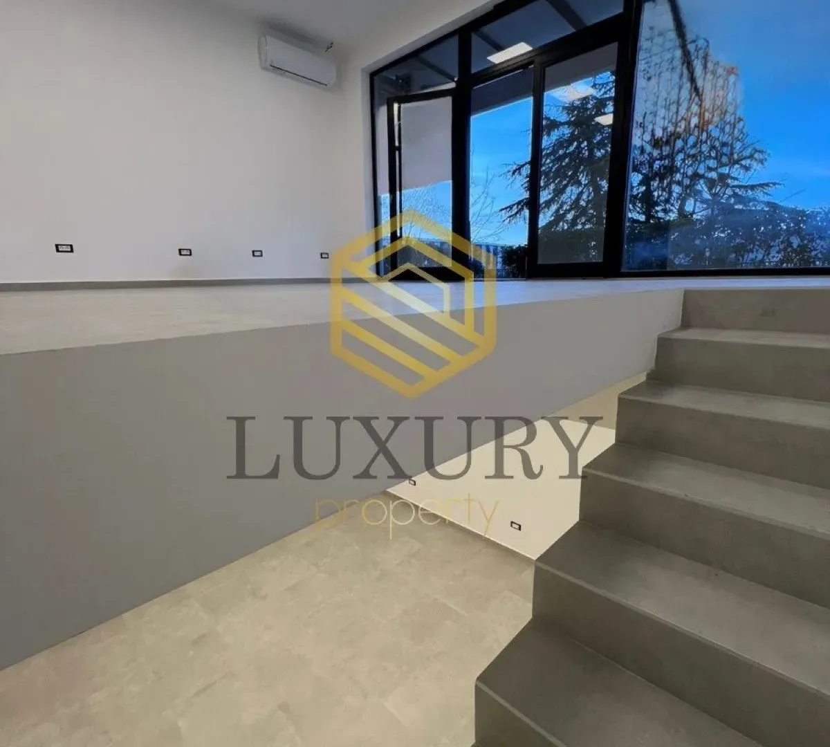 Rent, office space, 95m², City Kvart, Podgorica