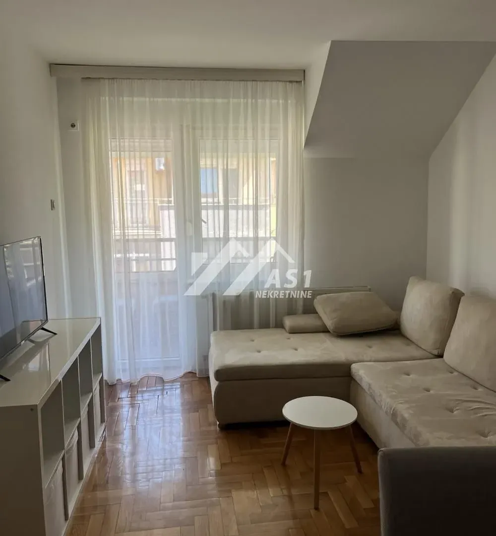 Izdavanje, dvosoban stan, 45m², Grbavica, Novi Sad Sve Podlokacije