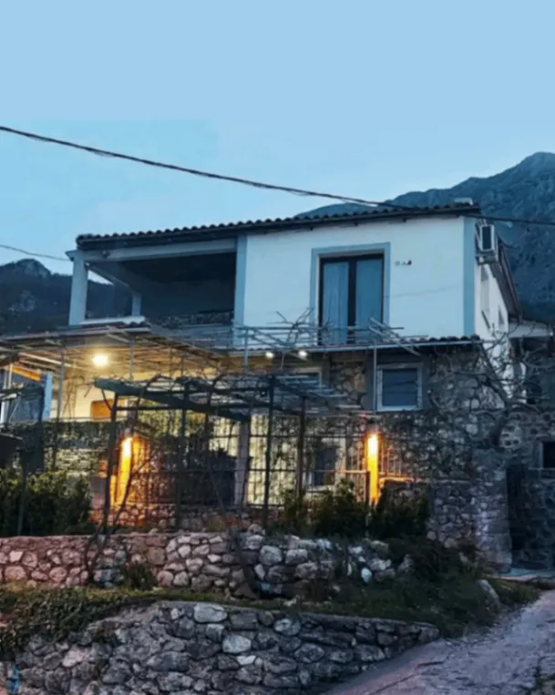 Prodaja, kuća, 284m², Dobre Vode, Bar
