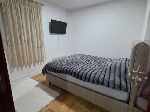 Izdavanje, jednosoban stan, 45m², City Kvart, Podgorica - image 5