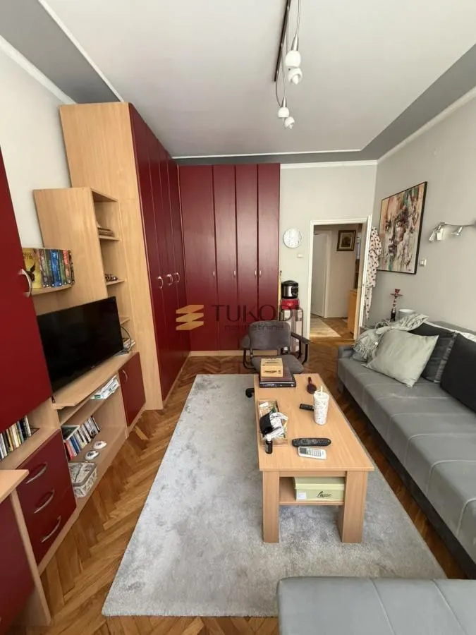 Prodaja, trosoban stan, 87m², Centar, Novi Sad