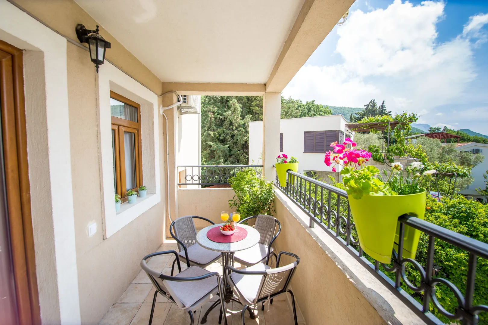 Rent, one bedroom apartment, 50m², Petrovac, Budva
