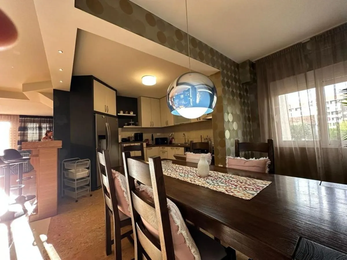 Rent, four bedroom apartment, 250m², Tivat, Crna Gora